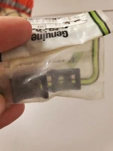 New Old Stock Genuine Arctic Cat 0623-228 Cable Tie Mount Qty 2 NOS - Bild 1 von 2