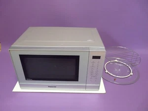 Panasonic NN-GT47KMGPG Inverter Sensor Mikrowelle mit Grill 31L 1000 W Silber - Bild 1 von 12
