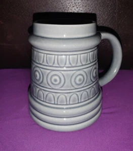 Brocca boccale birra DDR - GRES FABRIK TORGAU - 13 CM - VINTAGE OSTALGIE - Foto 1 di 4