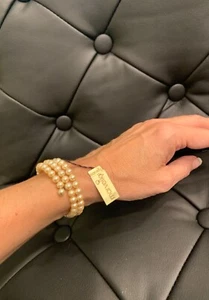 Vintage Neu mit Etikett Marvella Kunstperlenarmband auf Memory-Draht. - Bild 1 von 3