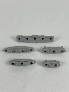 BATTLESHIP Game replacement parts pieces - Lot of 5 Ships / Boats / Submarine - Picture 1 of 3