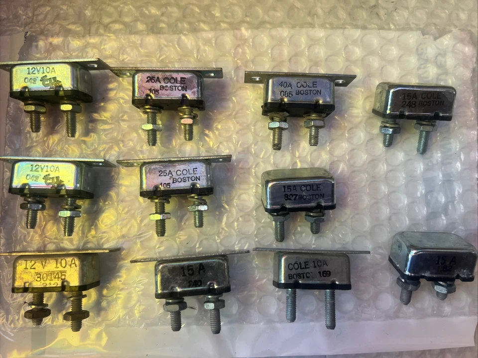 Lote de mezcla de disyuntores Cole-Hersee. 11 - Foto 1 de 4