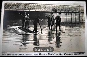 Nr. 4 PARIS ÜBERSCHWEMMUNGEN VON 1910 BERCY PONT P.L.M. FEUERWEHR RETTUNG Schrift - Bild 1 von 2