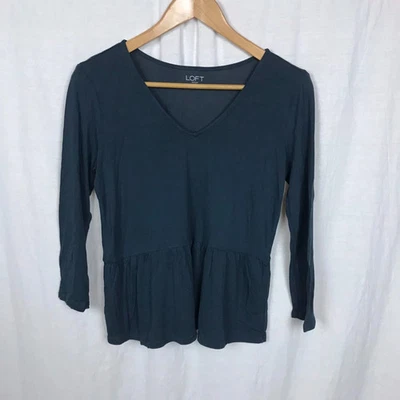 Camisa para mujer Ann Taylor LOFT manga larga cuello en V dobladillo plisado informal talla XS Foto 1 de 4
