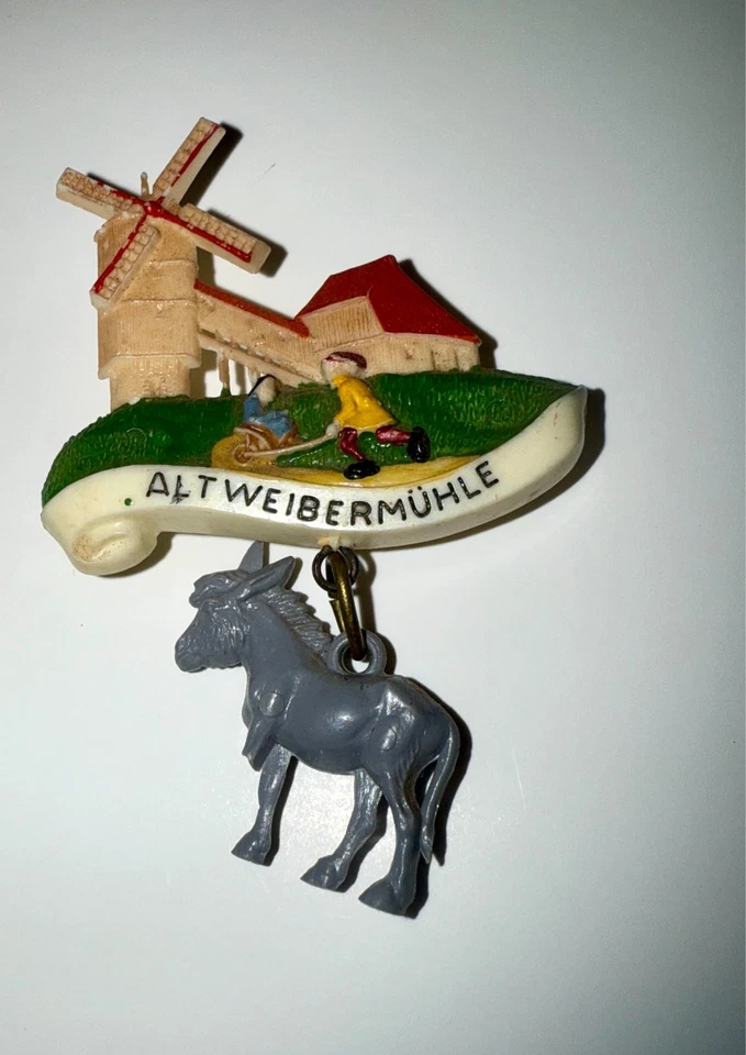 Pin sombrero Oktoberfest vintage circa 1968-1971 Foto 1 de 1