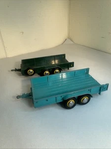 2x Remolque Britains Salop escala 1:32 modelo fundido a presión para tractor turquesa y verde - Imagen 1 de 12