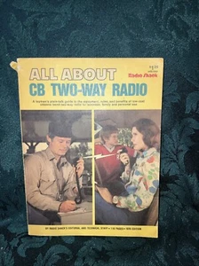 Vintage 1976 All About CB Two-Way Radio Shack PB Book 113+ Pages - Zdjęcie 1 z 2