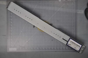 IBM RIGHT SERVER RAIL for Storewize V3700 45W8837 - Picture 1 of 2