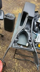 BMW 3 SERIES E90 E91 2010 BLACK CENTER CONSOLE ARMREST LAETHER 9170916 - Picture 1 of 8