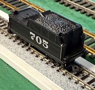 N scale Bachmann #705 Steam engine tender w/o power pick up, Rapido coupler - Image 1 of 1