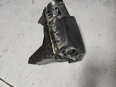 2018 - 2020 BUICK REGAL 2.0L ENGINE AIR CLEANER INTAKE FILTER HOUSING BOX OEM - Image 1 of 4