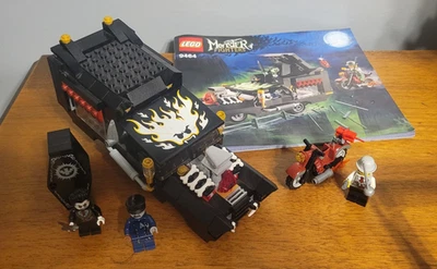 LEGO Monster Fighters: The Vampyre Hearse (9464), Vampire, Zombie, Casket - Image 1 of 4
