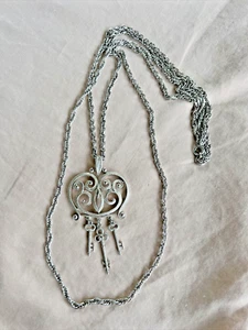 Krone Trifari Halskette VNTG offene Schnörkelschlüssel doppel oval Gliederketten silberfarben - Bild 1 von 10