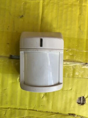 Napco PIR1680 50x50 Smart Microprocessor PIR Sensor 20lb Pet Immunity - Image 1 of 3