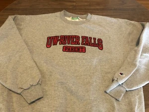 Sudadera Campeón Bordada XL de la Universidad de Wisconsin River Falls para Padres - Imagen 1 de 8