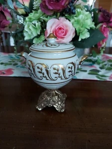 Vintage Footed Brass Porcelain Urn Jardiniere with Gold Trim - Picture 1 of 9