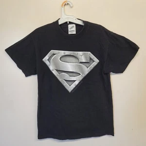 RARE VINTAGE 1998 MENS WARNER BROS SUPERMAN CENTER LOGO T-SHIRT SZ-M. KOSTENLOSER VERSAND - Bild 1 von 9
