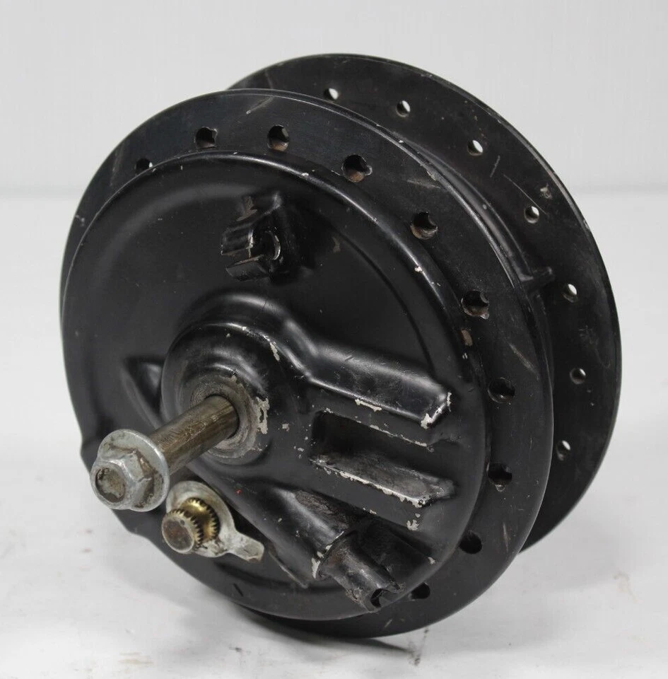 Eje de cubo de rueda delantera Honda CM250C 44601-402-000 P4299 Foto 1 de 4