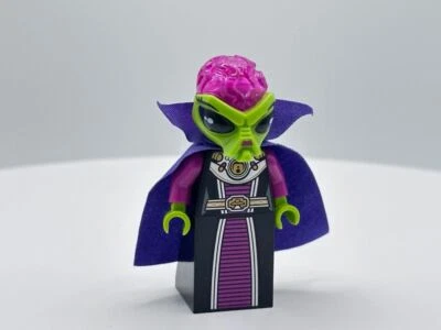 LEGO CMF Series 8 Alien Villainess Minifigure - col128 - Set 8833 - Image 1 of 4