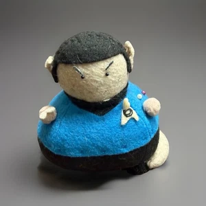 Star Trek Spock Pin Cushion Felt Plush Handmade FatCat Crafts Vulcan Salute - Picture 1 of 5