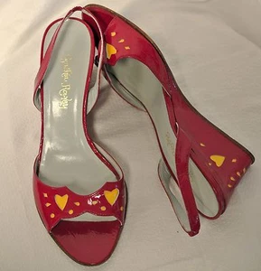 Cynthia Rowley Fuchsia Patent Leather Sandal Wedge Yellow Hearts-6.5-Md.in Italy - Picture 1 of 10