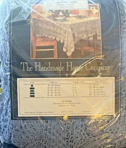 Tovaglia pizzo uncinetto The Handmade Home Company 100% cotone blu 68x122 oblunga - Foto 1 di 4