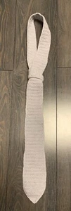 Graue handgefertigte gehäkelte Herrenkrawatte - Bild 1 von 4