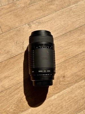 Sigma DL Zoom 75-300mm 1:4-5.6 Multi Coated Lens - Image 1 of 4