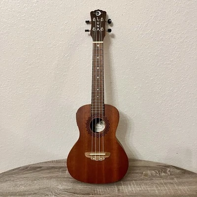 Vintage LUNA Mahogany Electric UKULELE UKE VMV EL With Built In Amp & Gig Bag! - Image 1 of 4