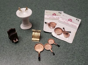 Puppenhaus Miniaturen - Registrierkasse, Spüle, Wandtelefon und Pfannen - Bild 1 von 4