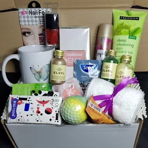 Ladies birthday pamper hamper mothers day gift mum girlfriend wife nan daughter - Picture 1 of 19