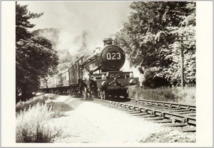 Railway Postcard GWR 5011 Tintagel Castle Torbay Express Great Western Loco - Picture 1 of 1
