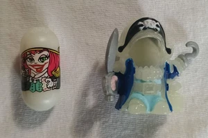 GLOW IN THE DARK MIGHTY BEANZ BODZ SET NUMBER 302 PIRATE CAPTAIN BEAN PIRATE BOD - Picture 1 of 7