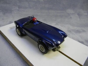 SLOTCAR SCALA 1/32 VINTAGE 1964 COBRA ROADSTER PERSONALIZZATA BLU NAVY CON CASSONE REVELL - Foto 1 di 11