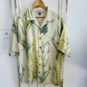 Tommy Bahama Shirt Men M 100% Silk Hawaiian Short Sleeve Copyright Print Dry Cln - Picture 1 of 17