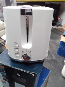 Swan 2 Slice Toaster ST14071WHT Windsor Range White Inc Postage - Picture 1 of 5