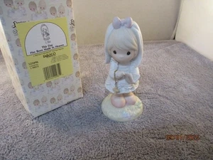 Precious Moments This Day Has Been Made In Heaven Mädchen mit Kreuz Kommunion 1989 - Bild 1 von 2