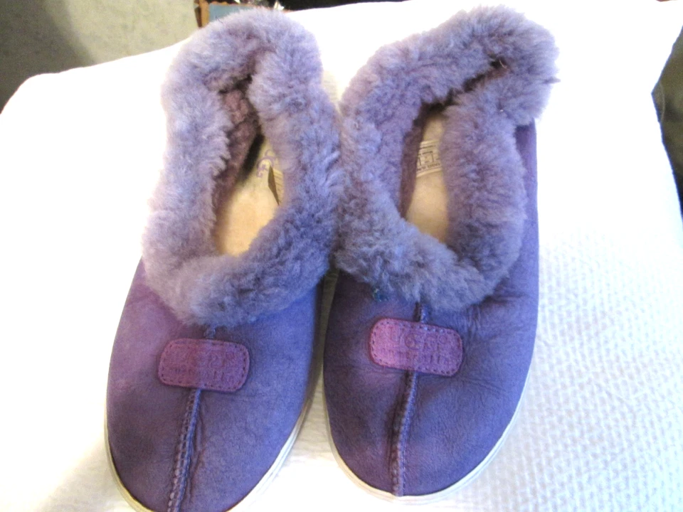Zapatillas para mujer Ugg de gamuza púrpura talla 6 Foto 1 de 4