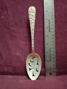 S. Kirk & Son Sterling REPOUSSE PIERCED TABLE SERVING SPOON 8 3/8" 71g No Mono - Picture 1 of 4