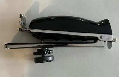 Empuñadura para cámara Zenza Bronica L de colección de Japón en buen estado con montaje Foto 1 de 4