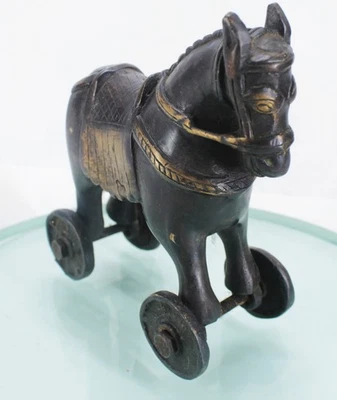 ANTIGUA FIGURA DE BRONCE CABALLO SOBRE RUEDAS TEMPLO DE LA INDIA DE COLECCIÓN JUGUETE PARA NIÑOS  Foto 1 de 4