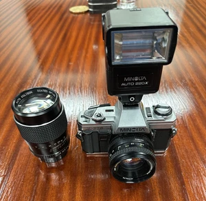 Vintage Minolta X-370 35mm Film Camera MD Rokkor-X 50mm 135mm Lens Flash Kit - Picture 1 of 13