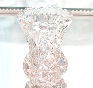 Jarrón de cristal de plomo d'Adriana Yugoslavia transparente cortado a mano 3" de alto - Imagen 1 de 3