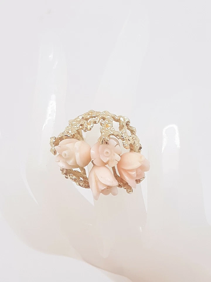 Anillo de cóctel rosa racimo rosa piel de ángel coral tallado en oro 14K talla 5,5 Foto 1 de 4