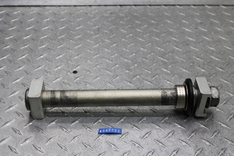 Yamaha YZF R6S 2009 eje de rueda trasera 5SL-25381-10-00 Foto 1 de 4