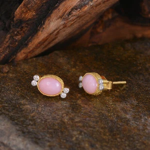 Natural Diamond Pink Opal Wedding Stud Earrings 18K Yellow Gold Handmade Jewelry - Bild 1 von 4