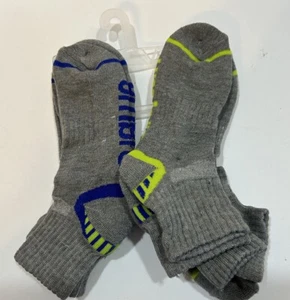Umbra Youth Socks. Soccer. 4 Pk New With Tags. Measures 7” Toe To Heel - Picture 1 of 3