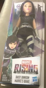 Marvel Rising Secret Warriors Daisy Johnson Quake Training Outfit bambola età 6+ - Foto 1 di 3