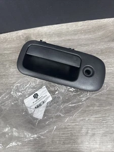 Exterior Door Handle, Driver Side for Chevrolet Express; GMC Savana - Front Left - Picture 1 of 12