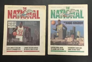 Lotto (2) Vintage 1990 Michael Jordan Magic Johnson THE NATIONAL SPORTS DAILY Raro - Foto 1 di 2